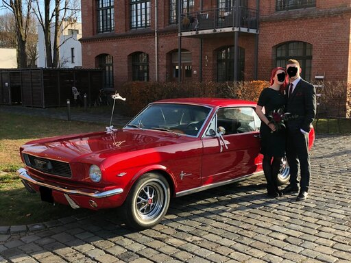 Ford Mustang als Hochzeitsfahrzeug