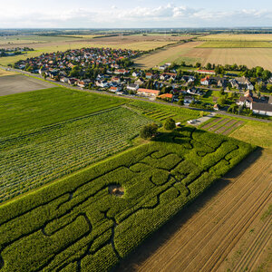 Labyrinth und Threna aus der Luft